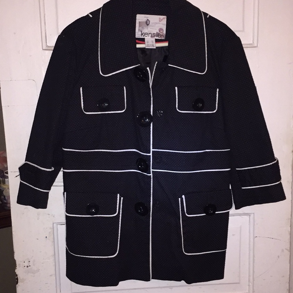 Light weight fitted jacket